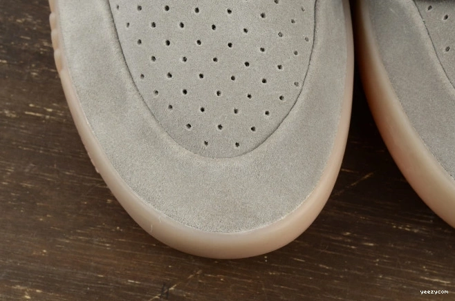 LIGHT 750 YEEZY ADIDAS GUM GLOW BB1840 BOOST DARK GREY 0722